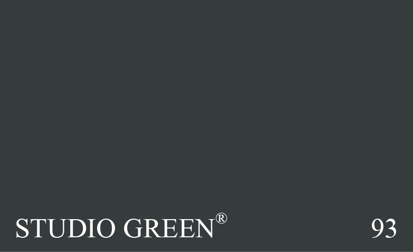 Couleur Peinture Farrow & Ball 93 Studio Green : Les meilleures couleurs très sombres apparaissent souvent noires sur les nuanciers et ne révèlent leur teinte que lorsqu’elles sont appliquées sur de grandes surfaces.