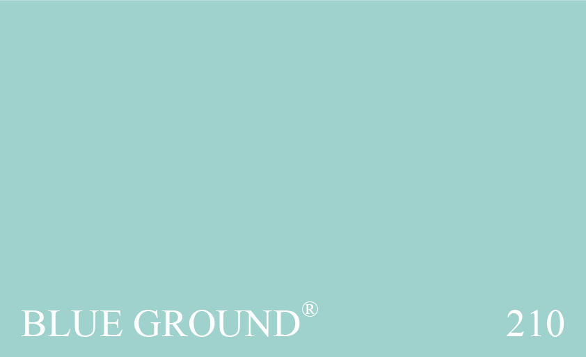 Couleur 210 Blue Ground : Une couleur de fond de papier peint, initialement utilisée dans nos collections « Damask ».